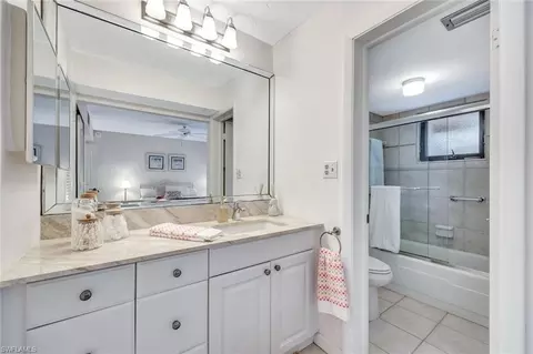 Bath - 788 Park Shore Dr #E39, Naples, FL 34103 photo 1 of 2