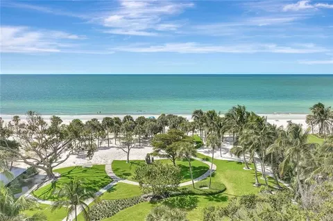 View/Area - 788 Park Shore Dr #E39, Naples, FL 34103 photo 2 of 7