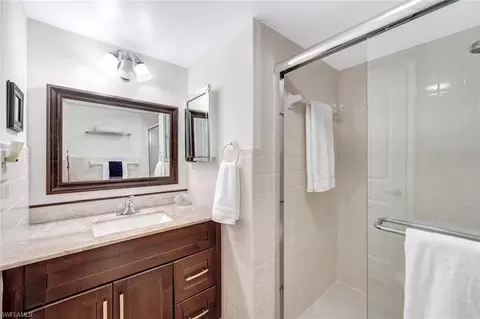 Bath - 788 Park Shore Dr #E39, Naples, FL 34103 photo 2 of 2