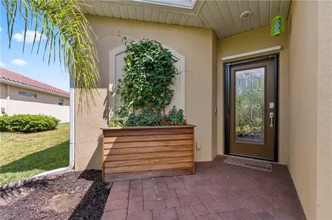 2656 Vine Ave, Naples, FL 34120