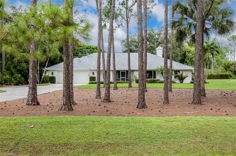 5520 Cynthia Ln, Naples, FL 34112