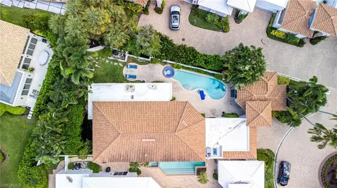 7905 Cocobay Dr #15, Naples, FL 34108