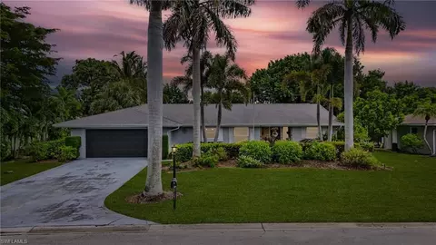 249 Pebble Beach Cir, Naples, FL 34113