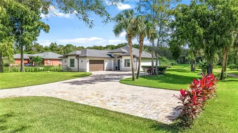 110 6th St NE, Naples, FL 34120