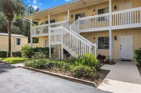4635 Bayshore Dr #P9, Naples, FL 34112