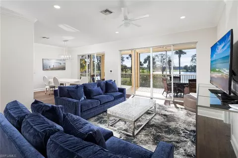 673 Vintage Reserve Cir #11C, Naples, FL 34119