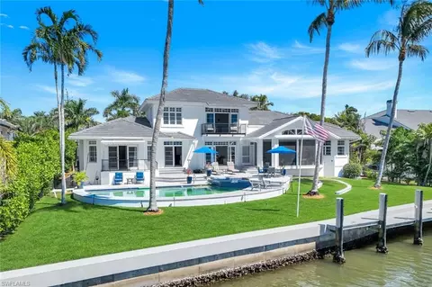 Exterior - 400 Spring Line Dr, Naples, FL 34102 photo 3 of 5