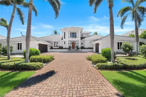 Exterior - 400 Spring Line Dr, Naples, FL 34102 photo 5 of 5
