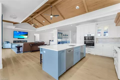 Kitchen - 400 Spring Line Dr, Naples, FL 34102 photo 5 of 6