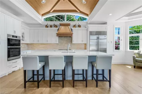 Kitchen - 400 Spring Line Dr, Naples, FL 34102 photo 6 of 6