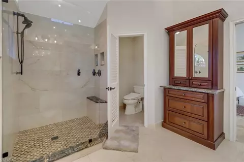 Bath - 1275 Cobia Ct, Naples, FL 34102 photo 1 of 2