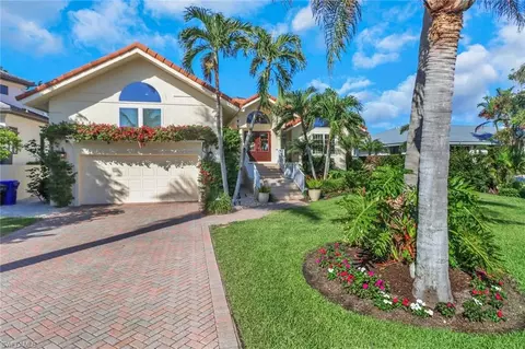 Exterior - 1275 Cobia Ct, Naples, FL 34102 photo 3 of 8