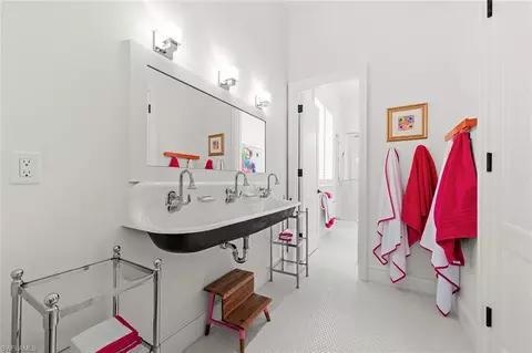 Bath - 28740 Blaisdell Dr, Naples, FL 34119 photo 6 of 7