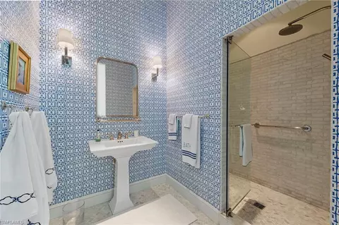 Bath - 28740 Blaisdell Dr, Naples, FL 34119 photo 4 of 7
