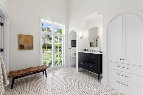 Bath - 28740 Blaisdell Dr, Naples, FL 34119 photo 3 of 7