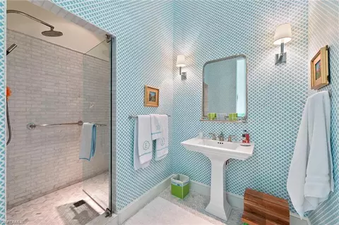 Bath - 28740 Blaisdell Dr, Naples, FL 34119 photo 5 of 7