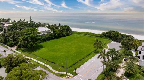 275 Gulf Shore Blvd N, Naples, FL 34102