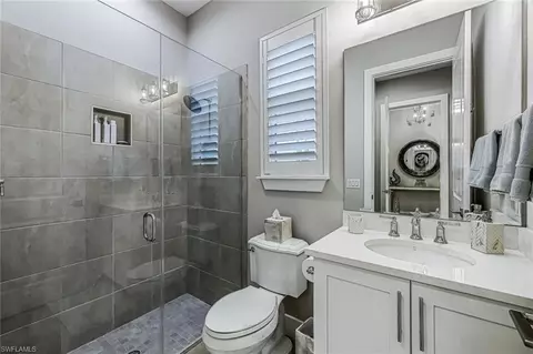 Bath - 3178 Cotuit Ln, Naples, FL 34114 photo 3 of 6