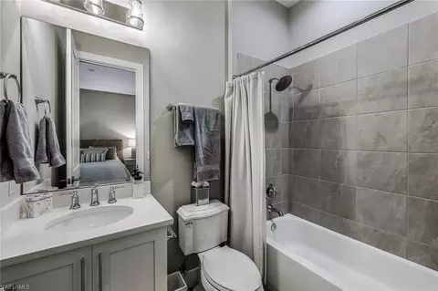 Bath - 3178 Cotuit Ln, Naples, FL 34114 photo 6 of 6