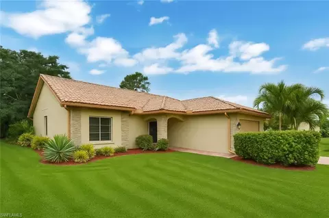 241 Saint James Way, Naples, FL 34104