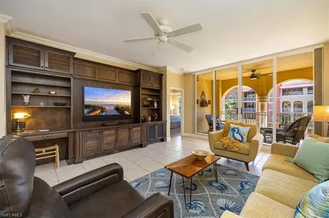 410 Bayfront Pl #2407, Naples, FL 34102