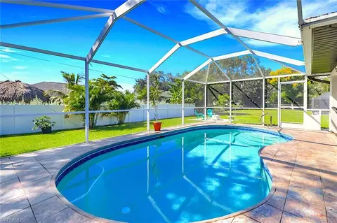 938 SW 6th Pl, Cape Coral, FL 33991