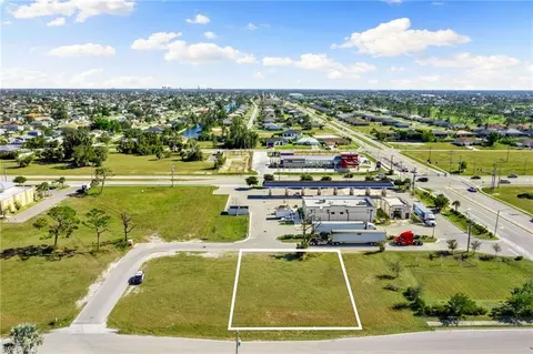 1523 SW 16th Ct, Cape Coral, FL 33991