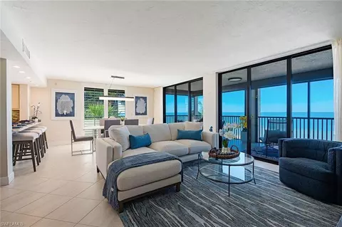 9715 Gulf Shore Dr #301, Naples, FL 34108