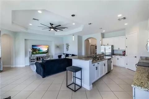 Kitchen - 1685 Serrano Cir, Naples, FL 34105 photo 4 of 5