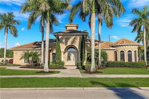 Exterior - 1685 Serrano Cir, Naples, FL 34105 photo 9 of 10