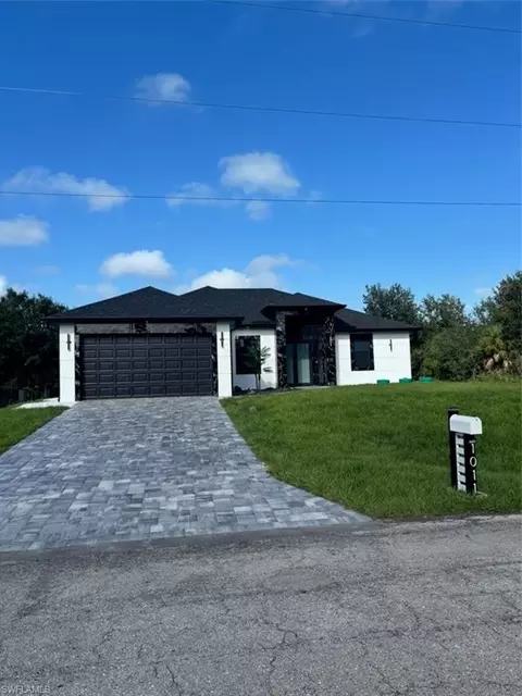 1011 Glenn Ave, Lehigh Acres, FL 33972