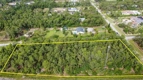 620 Soll St, Naples, FL 34109
