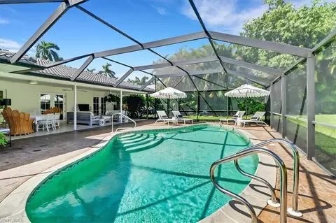 Exterior - 701 Harbour Dr, Naples, FL 34103 photo 9 of 12