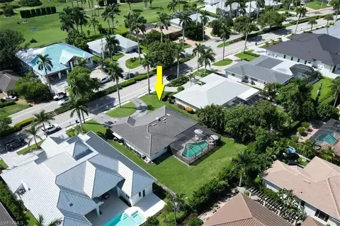 View/Area - 701 Harbour Dr, Naples, FL 34103 photo 7 of 8
