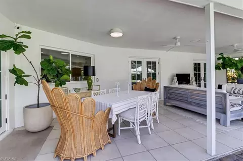Exterior - 701 Harbour Dr, Naples, FL 34103 photo 6 of 12