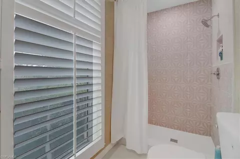 Bath - 701 Harbour Dr, Naples, FL 34103 photo 2 of 6