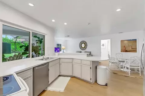 Kitchen - 701 Harbour Dr, Naples, FL 34103 photo 3 of 3