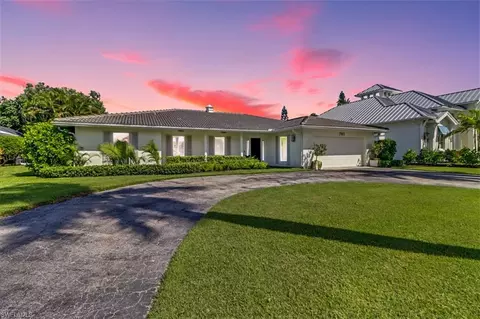 Exterior - 701 Harbour Dr, Naples, FL 34103 photo 2 of 12