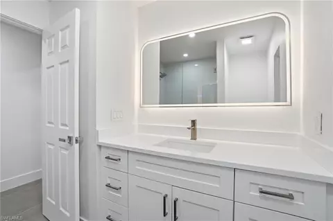 Bath - 3929 Mohawk Pl, Naples, FL 34112 photo 4 of 5