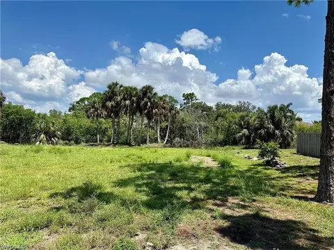 27675 Riverdale Ln, Bonita Springs, FL 34134