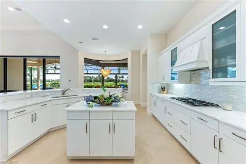 Kitchen - 6597 Costa Cir, Naples, FL 34113 photo 4 of 7