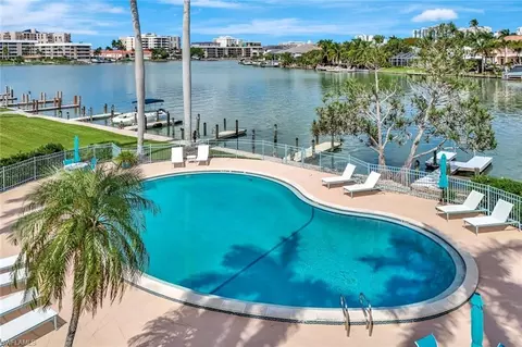 Exterior - 383 Harbour Dr #304, Naples, FL 34103 photo 9 of 10