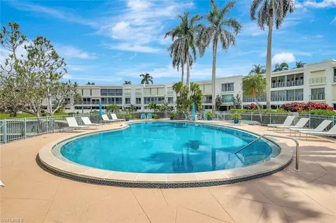 Exterior - 383 Harbour Dr #304, Naples, FL 34103 photo 8 of 10