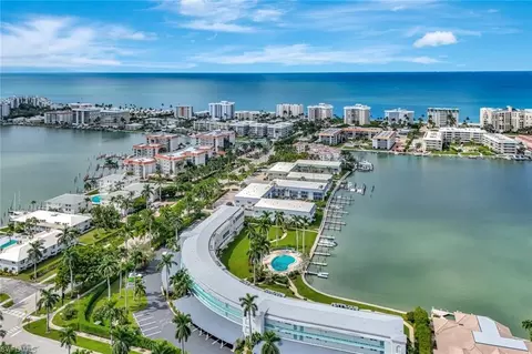 View/Area - 383 Harbour Dr #304, Naples, FL 34103 photo 6 of 9