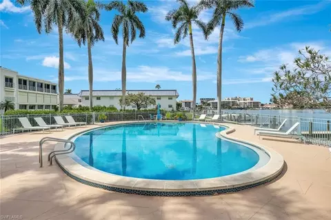 Exterior - 383 Harbour Dr #304, Naples, FL 34103 photo 7 of 10
