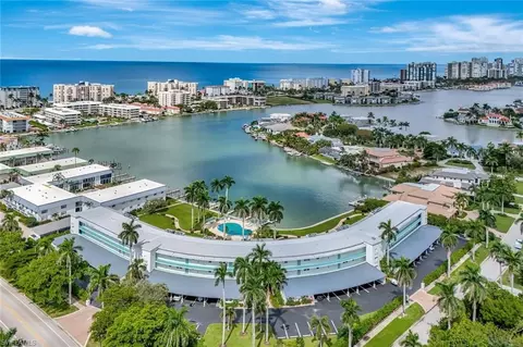 View/Area - 383 Harbour Dr #304, Naples, FL 34103 photo 3 of 9