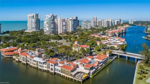 View/Area - 383 Harbour Dr #304, Naples, FL 34103 photo 8 of 9