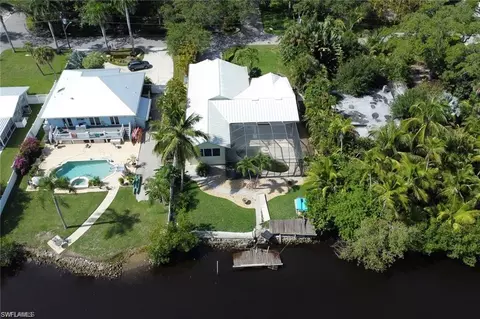 2447 Harbor Rd, Naples, FL 34104