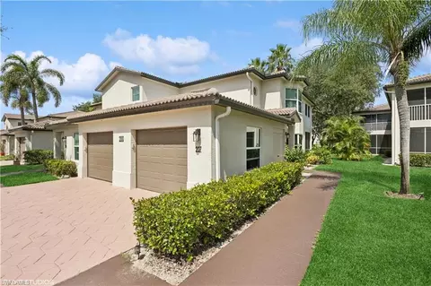 200 Diamond Cir #207, Naples, FL 34110