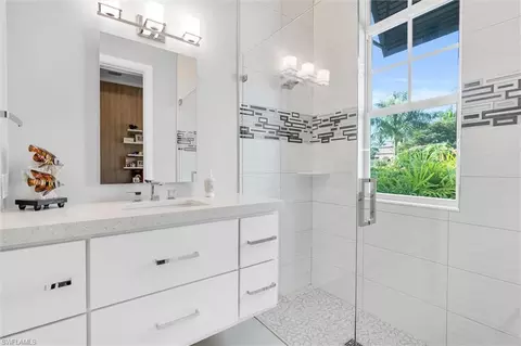 Bath - 830 Cassena Rd, Naples, FL 34108 photo 7 of 8